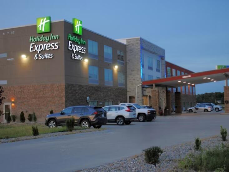 Picture of Holiday Inn Express & Suites Columbia City, an IHG Hotel