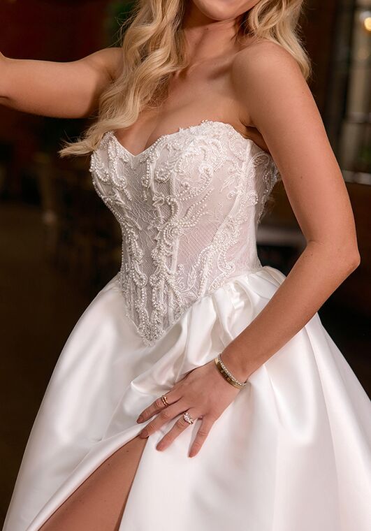 Essense of Australia D4332 A-Line Wedding Dress - 5