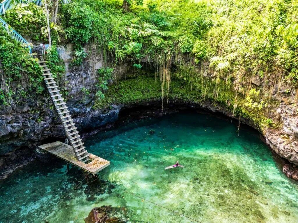 Picture of To-Sua Ocean Trench