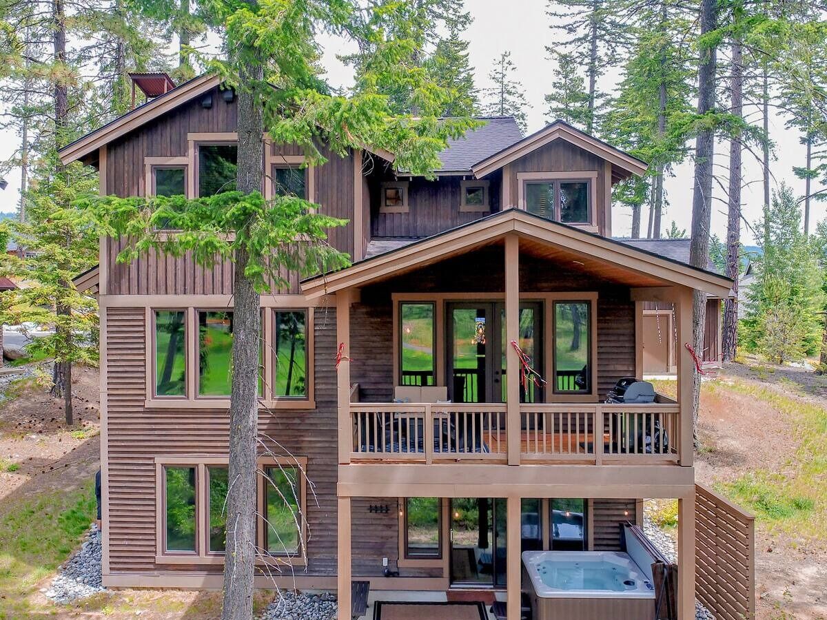 Picture of Cedar Crest Lodge-walk To The Winery! On The Golf