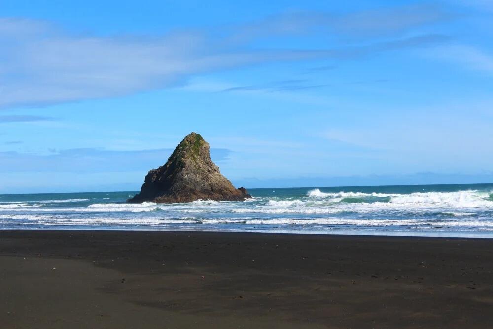Picture of Karekare beach car park