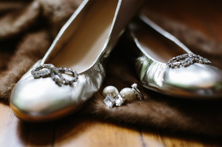 Angela's only jewelry were simple, vintage-inspired pearl drop earrings. Her shoes were gold leather ballet flats from J.Crew with added vintage rhinestone shoe clips.