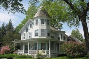 Picture of Hugging Bear Inn & Shoppe