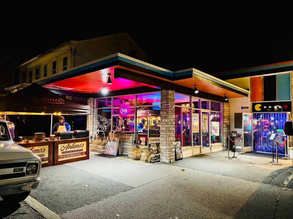 Picture of Del-Vue Arcade Club