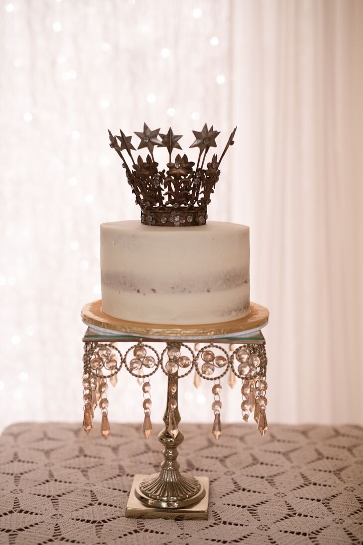 Single-Tier Cake with Crown Topper and Glam Cake Stand