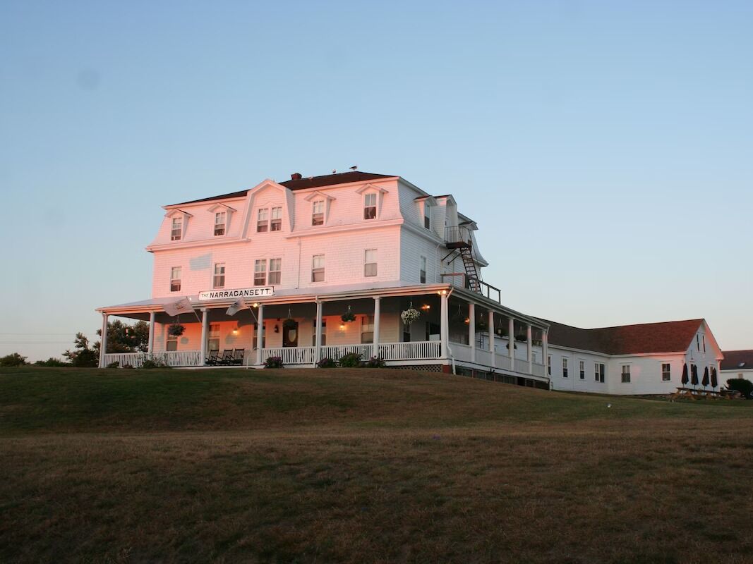 Picture of Narragansett Inn