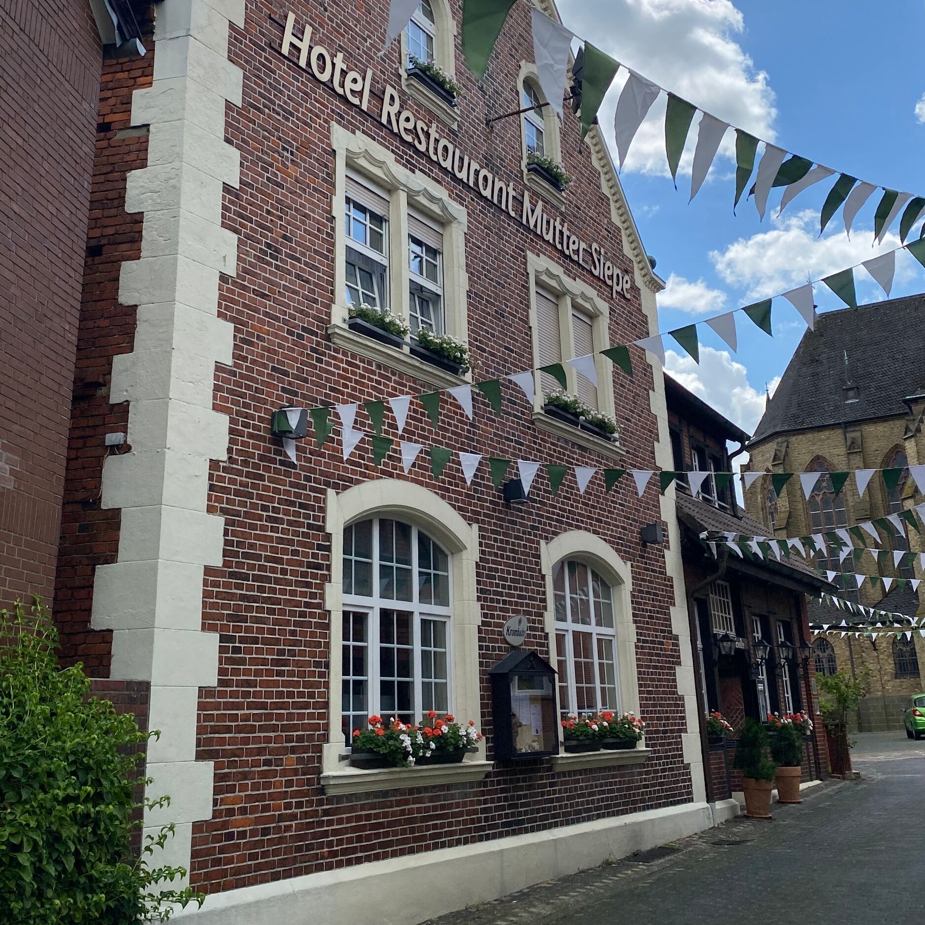 Picture of Mutter Siepe Historisches Restaurant und Hotel