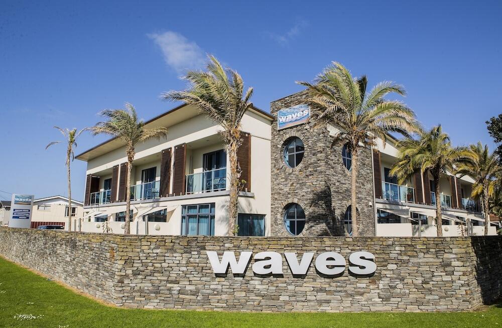 Picture of Waves Motel