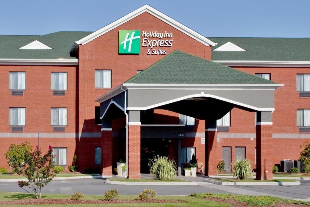 Picture of Holiday Inn Express & Suites Suffolk, an IHG Hotel