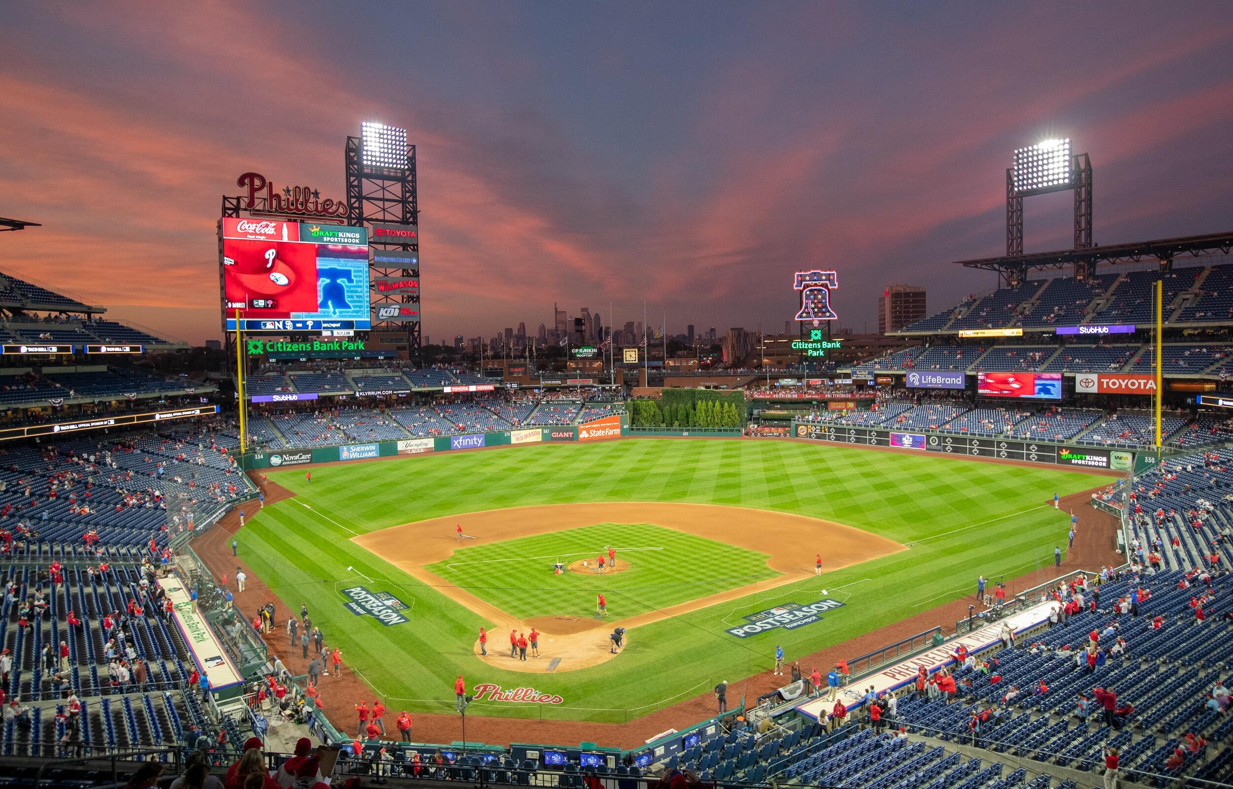 First Date ❤️ Phillies Game!