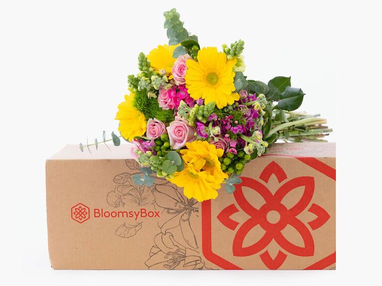 Доставка букетов цветов BloomsyBox хорошие подарки для невестки