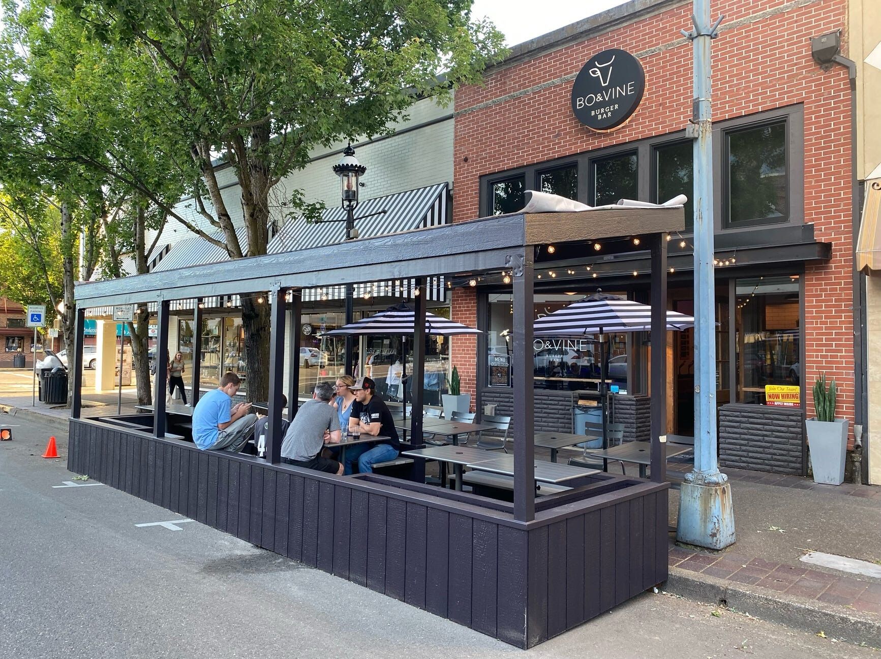 Picture of Bo & Vine Burger Downtown Salem