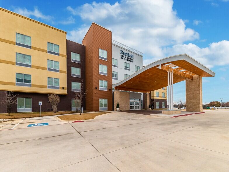 Picture of Fairfield Inn & Suites Gainesville I-35