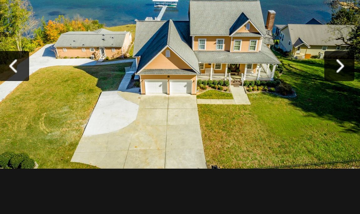 Picture of Large House On The Lake