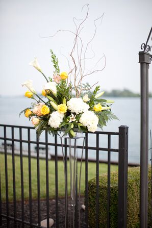 Hydrangea, Rose and Calla Lily Ceremony Accent