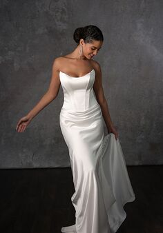 Essense of Australia D4321 Column Wedding Dress