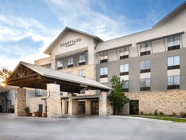 Picture of Courtyard New Braunfels River Village