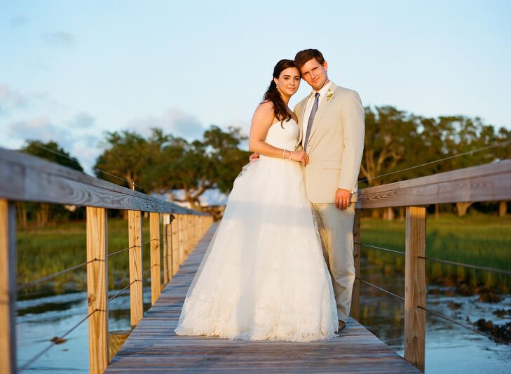 Kathryn and Cal celebrated their nuptials in true southern style at the Lowndes Grove Plantation in Charleston, SC with stunning views of the Ashley R