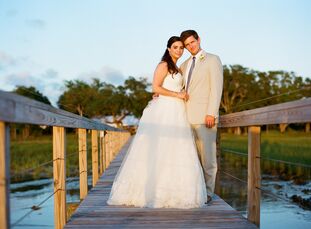 Kathryn and Cal celebrated their nuptials in true southern style at the Lowndes Grove Plantation in Charleston, SC with stunning views of the Ashley R