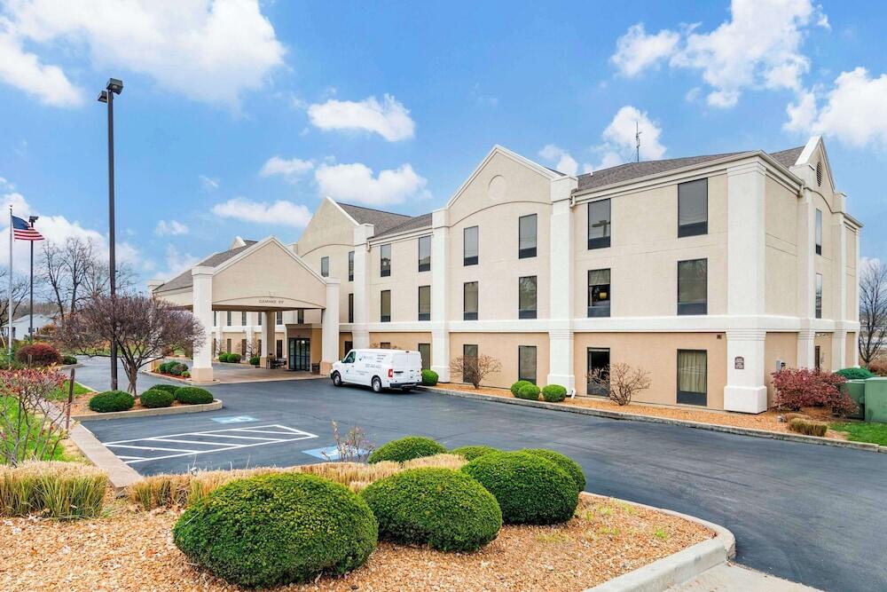 Picture of Comfort Inn Near Six Flags St. Louis