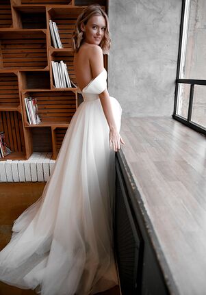 Olivia Bottega Minimalist Tulle Wedding Dress Klouzi 2 A-Line Wedding Dress