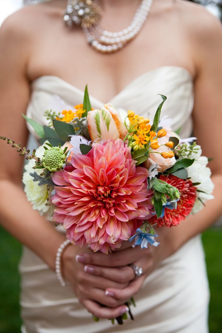 Check out the size of that dahlia! Deanna’s pretty bouquet was full of bright seasonal blooms—dusty miller, tulips, roses, dahlias and more.