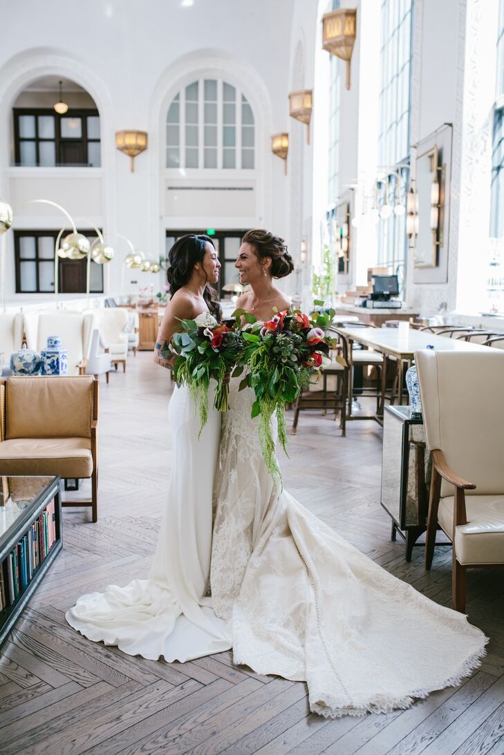 With natural touches and vintage décor, Emily Sasson (32 and a dance instructor and choreographer) and Jovan Nixon (35 and a barista) created a weddin