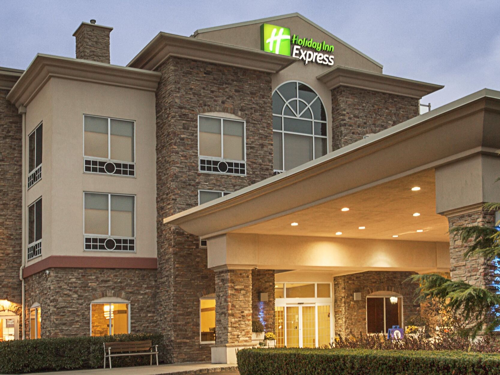 Picture of Holiday Inn Express & Suites Long Island-East End, an IHG Hotel