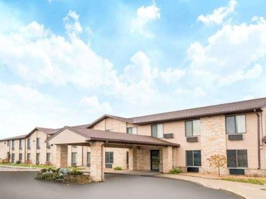 Picture of Days Inn by Wyndham Black River Falls I-94 on ATV Trail