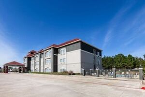 Picture of La Quinta Inn & Suites by Wyndham