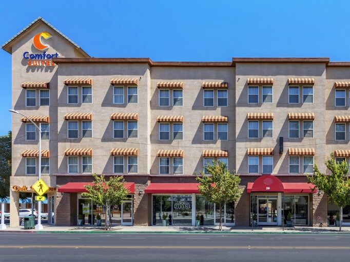 Picture of Comfort Suites Visalia - Convention Center