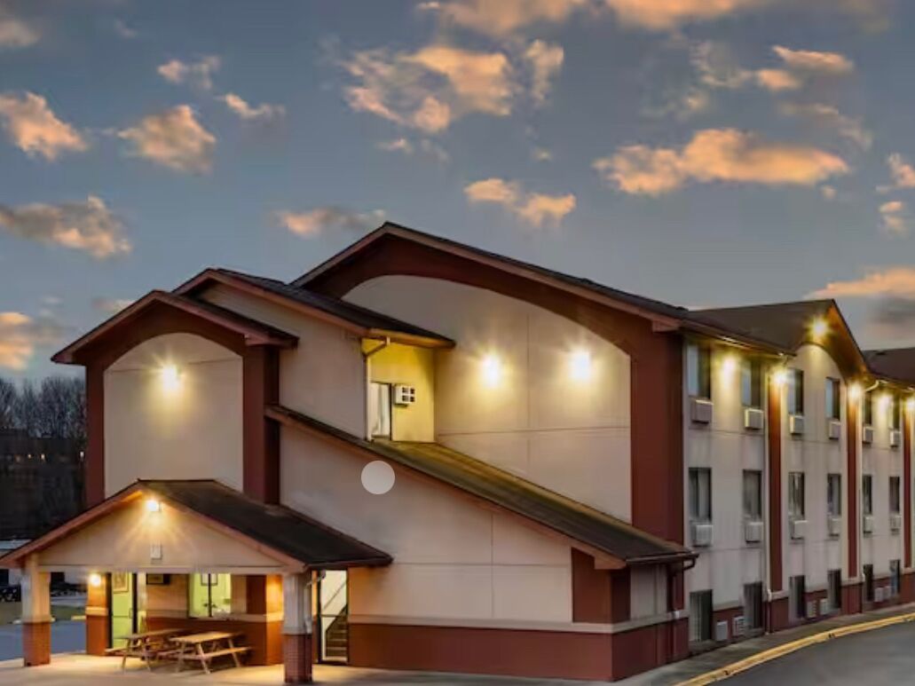 Picture of Super 8 by Wyndham Waynesburg