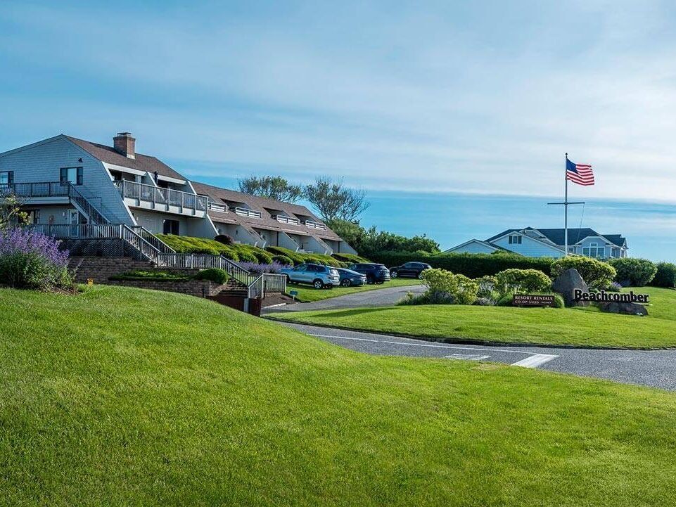Picture of Beachcomber Resort
