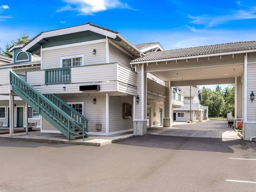 Picture of Quality Inn & Suites Bainbridge Island