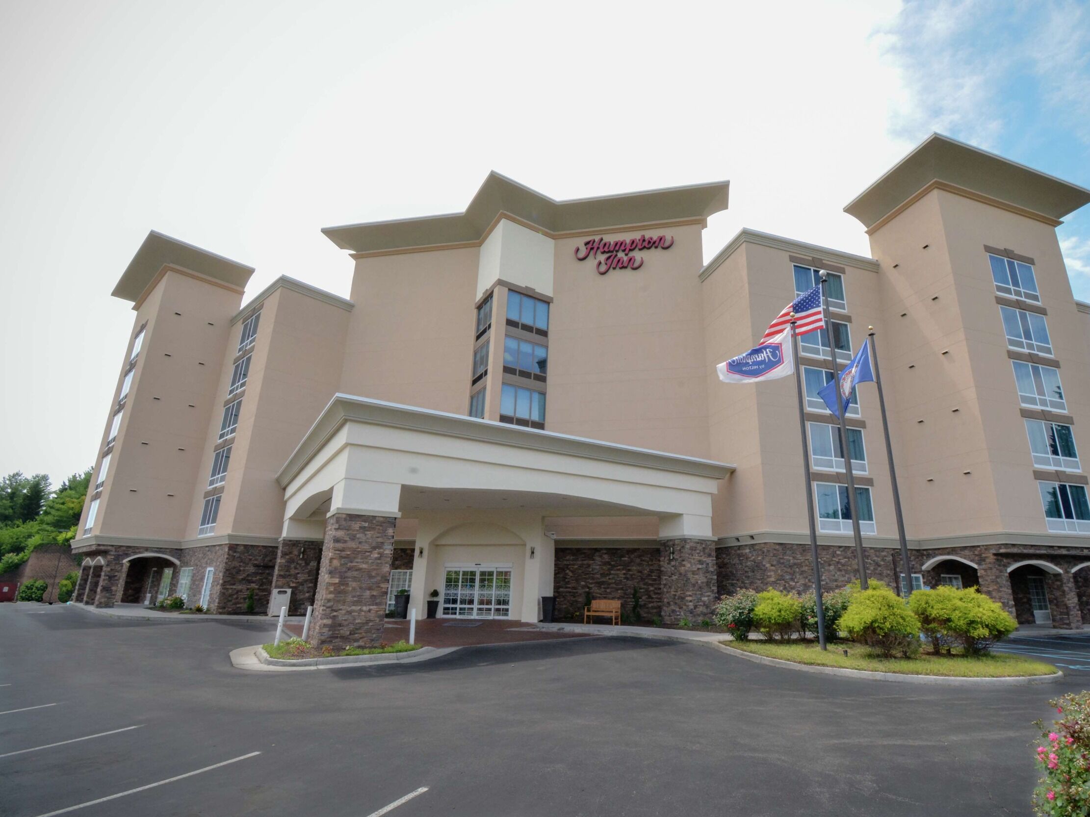 Picture of Hampton Inn Salem East-Electric Road