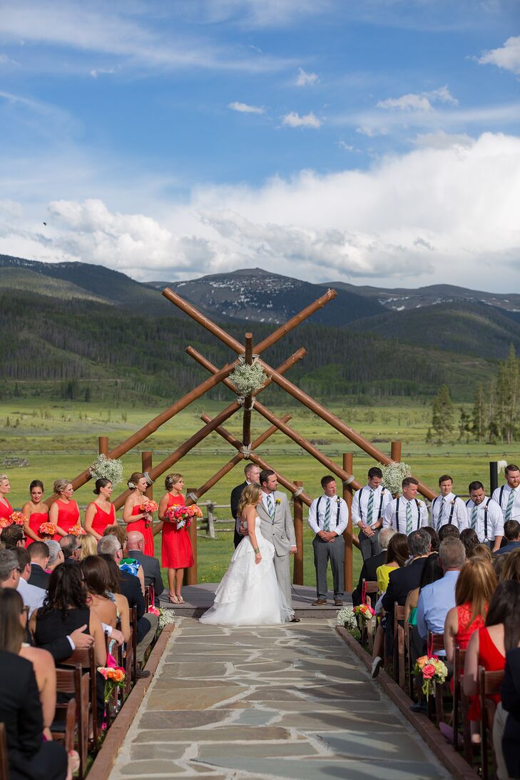 Katie and Haydn Outdoor Ceremony at Devil's Thumb