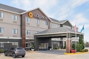 Picture of La Quinta Inn & Suites by Wyndham Ada