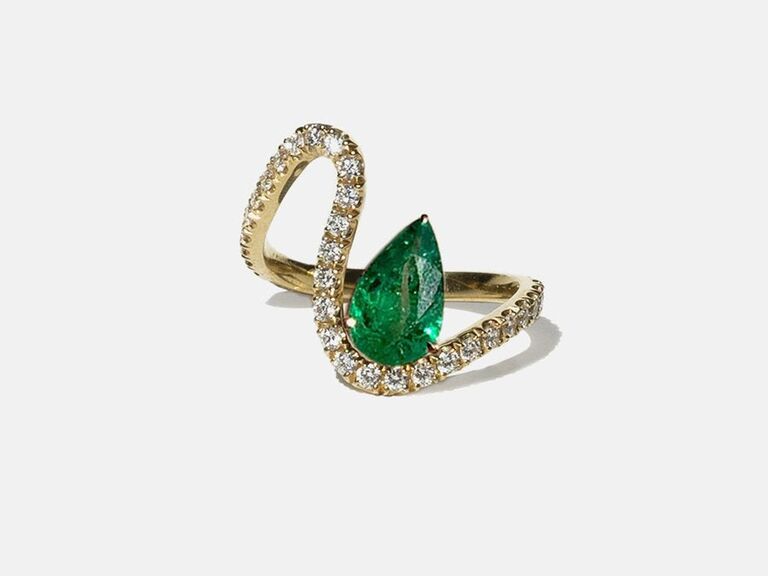 pear shaped emerald engagement ring