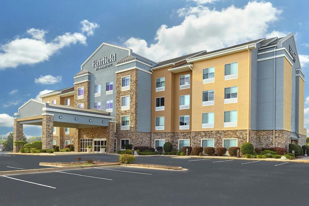 Picture of Fairfield Inn & Suites by Marriott Commerce