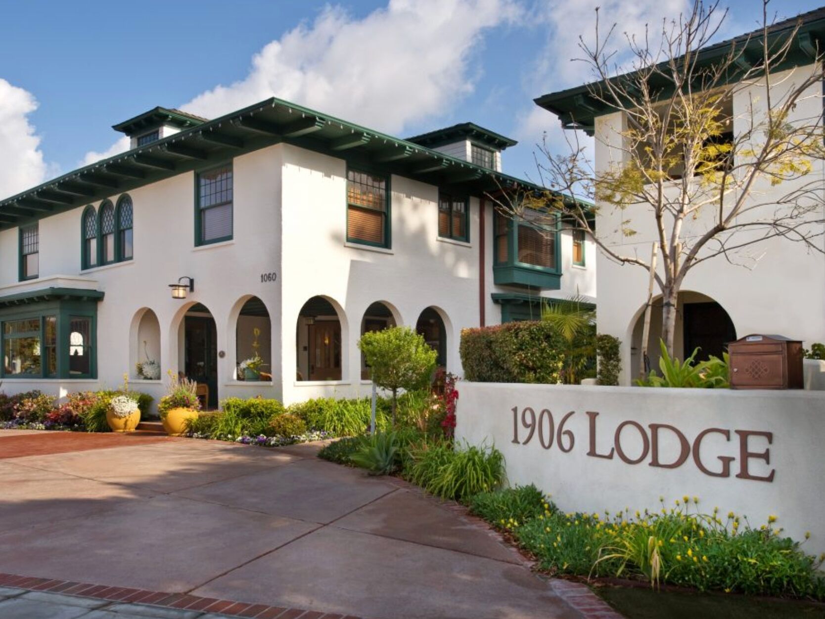 Picture of 1906 Lodge
