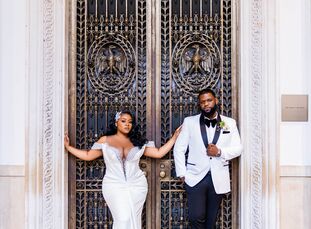 Straight out of a movie, Isyis Robinson and David Robinson started their love story in the heart of the bustling city, where fate orchestrated their “