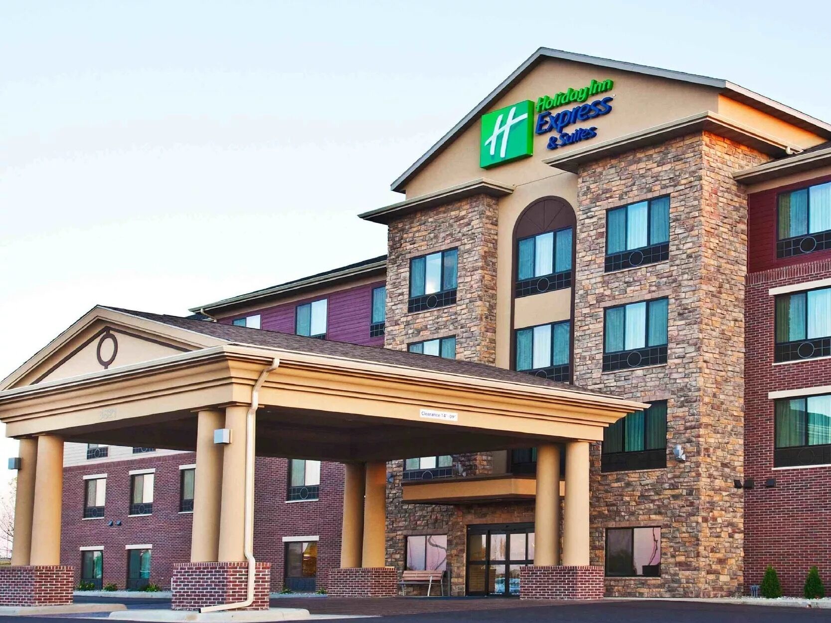 Picture of Holiday Inn Express & Suites Sioux Falls Southwest, an IHG Hotel