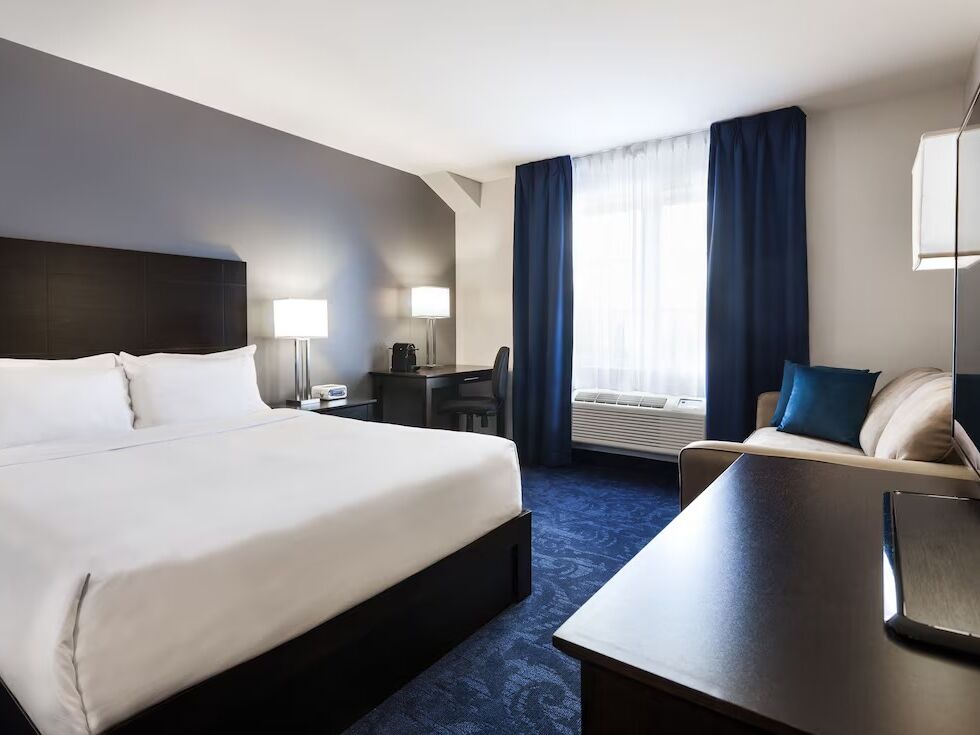 Picture of Impéria Hôtel & Suites St-Eustache