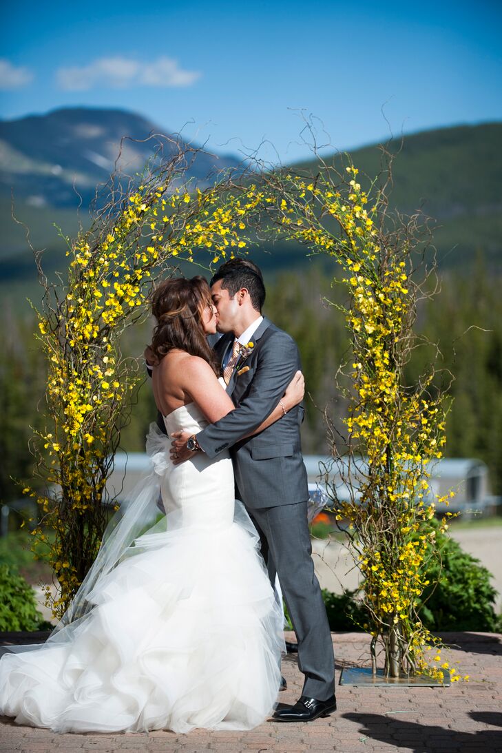 Jessica and Phil First Kiss