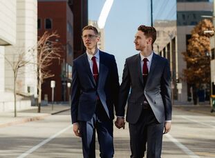 Frank and Steven tapped local designer and friend “to create the entire graphic look” for their wedding—including shaping the pair’s astrological sign