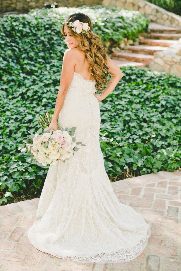 Marisa picked out a beautiful Marisa Bridals dress accented with a lace overlay. The strapless gown with the sweetheart neckline embodied the classic vintage vibe that Marisa had hoped for.