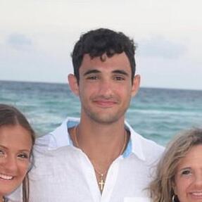 Alex Tomasella
