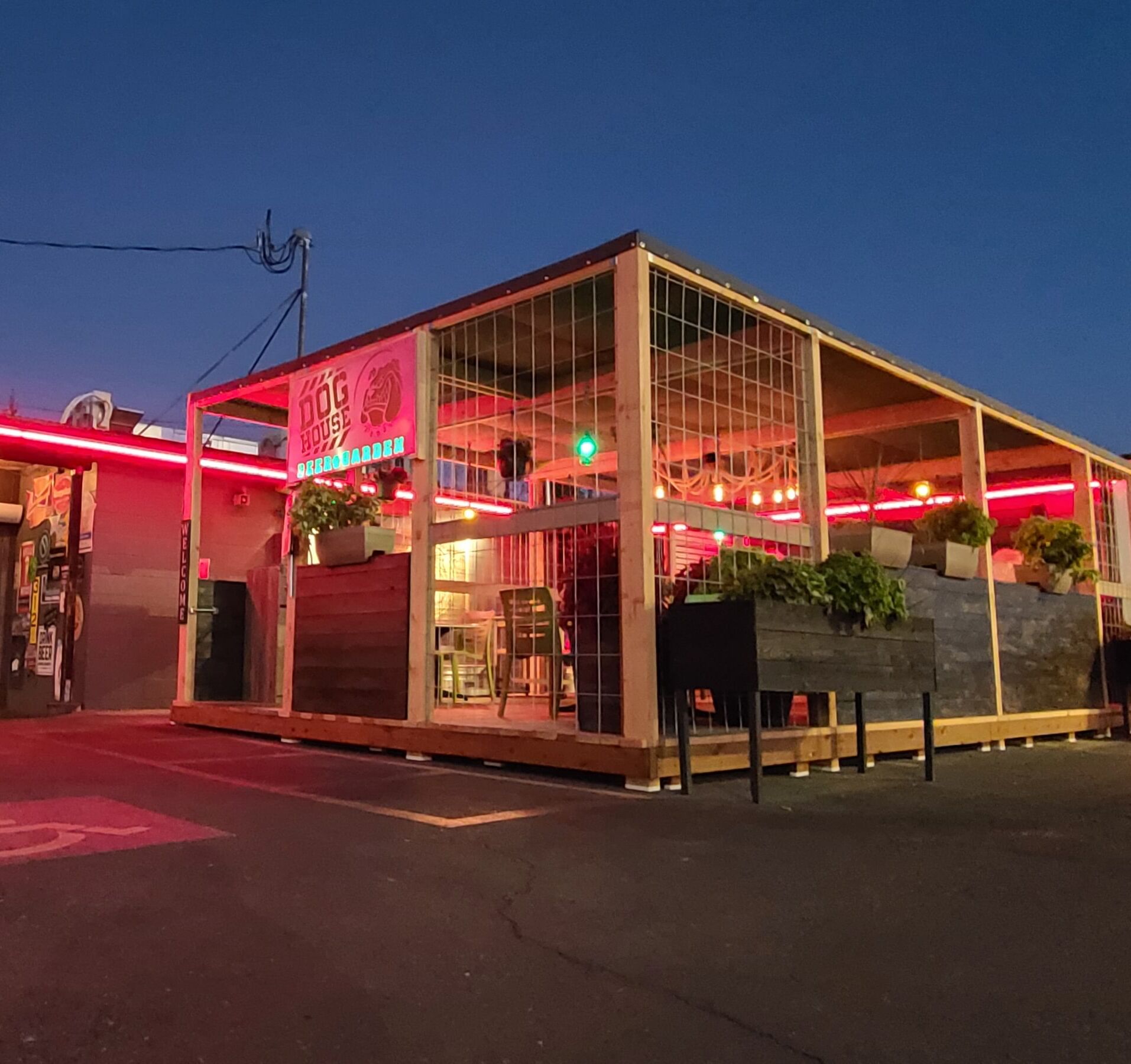 Picture of Stone Hut Bar & Grill