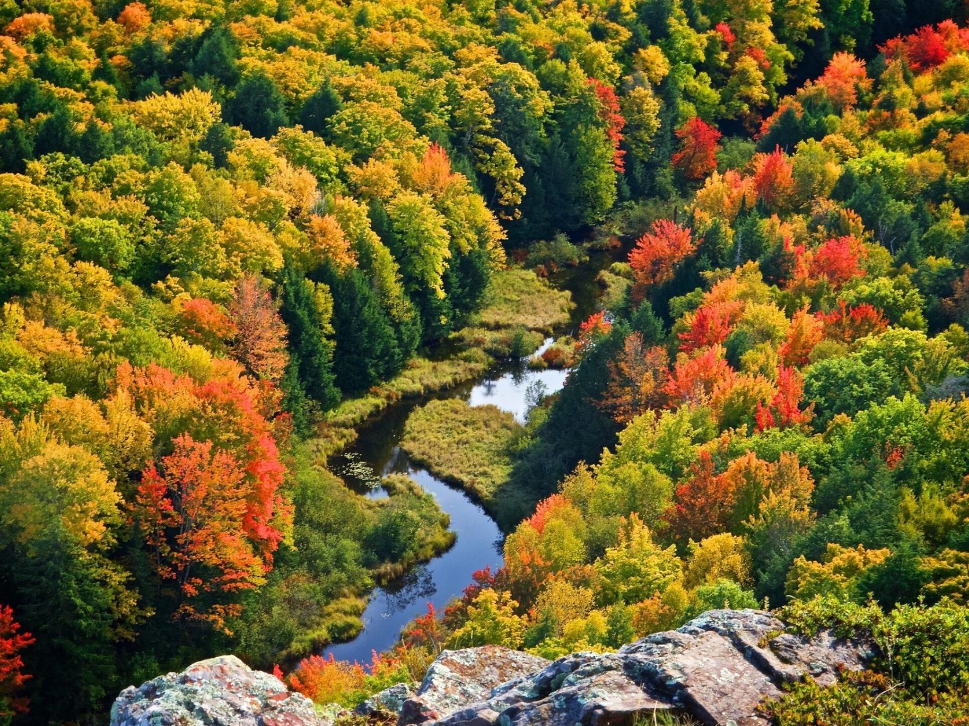 Picture of Lake of the Clouds Trailhead