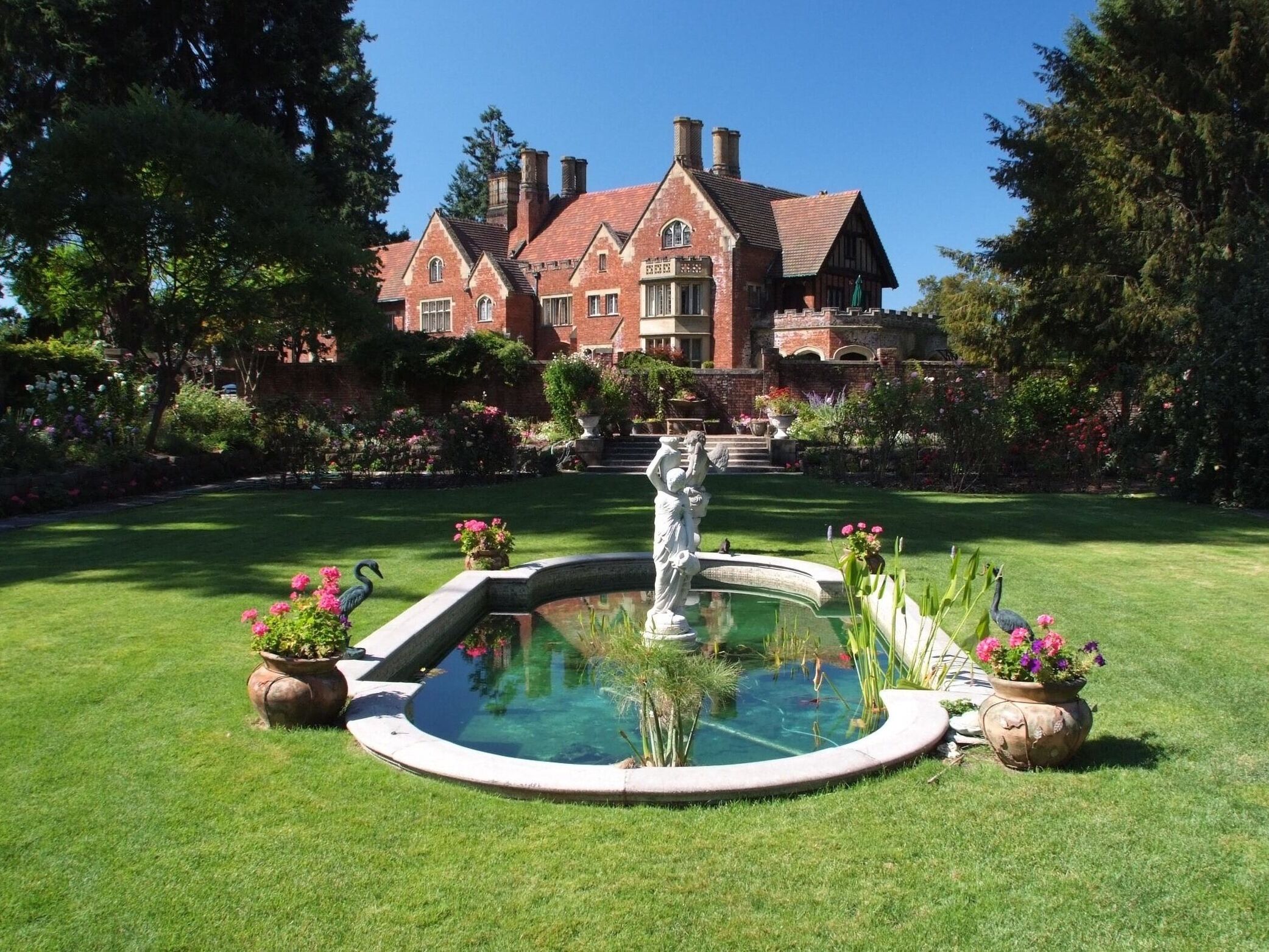Picture of Thornewood Castle